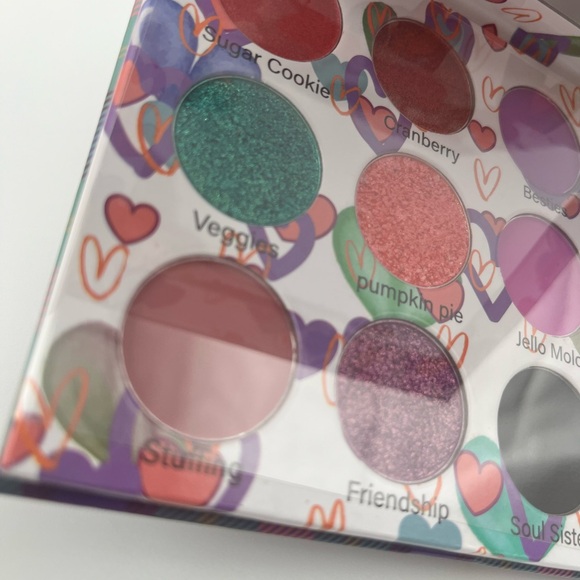 Saints Angels Sinners Friendsgiving eyeshadow palette - Picture 13 of 14